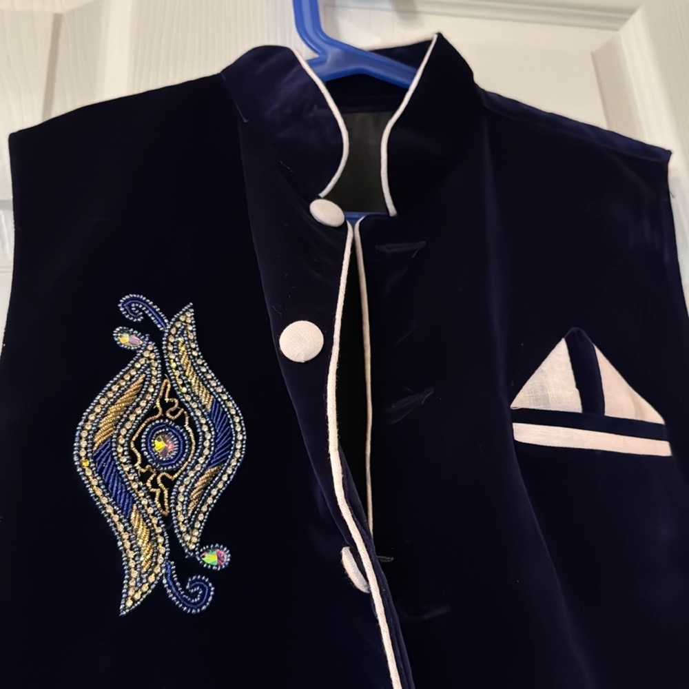 Fancy jacket - Picture 2 of 3